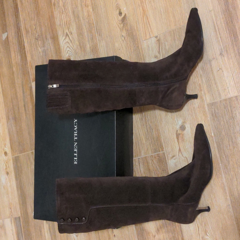 Ellen Tracy Chocolate Brown Suede Boots Size 8M